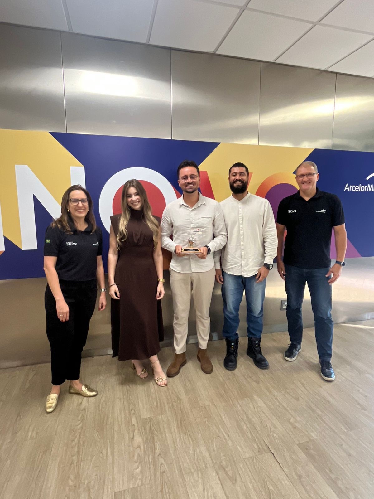 Equipe com prêmio NOVO ESG